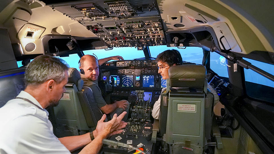在巴西的波音737模拟器中进行飞行训练williamhill